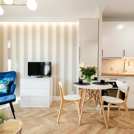 Sky Home- Blue Apartament -Manufaktura, Bezplatny Parking, Klima, Dostep Na Kod وودج المظهر الخارجي الصورة