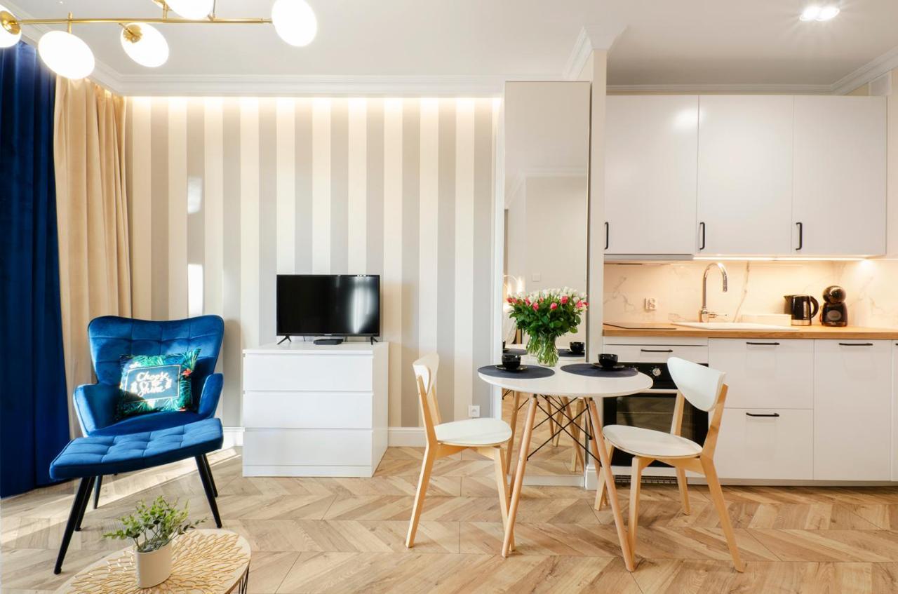 Sky Home- Blue Apartament -Manufaktura, Bezplatny Parking, Klima, Dostep Na Kod وودج المظهر الخارجي الصورة